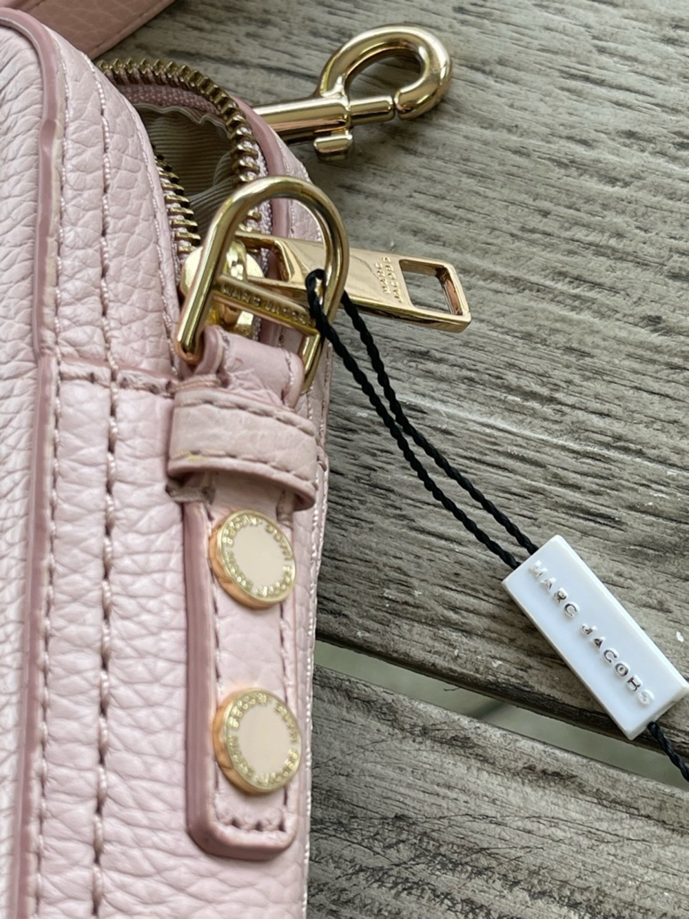 Marc Jacobs North South Pink Peach Whip Pebbled Leather Crossbody Mini Bag NWT - Picture 2 of 8